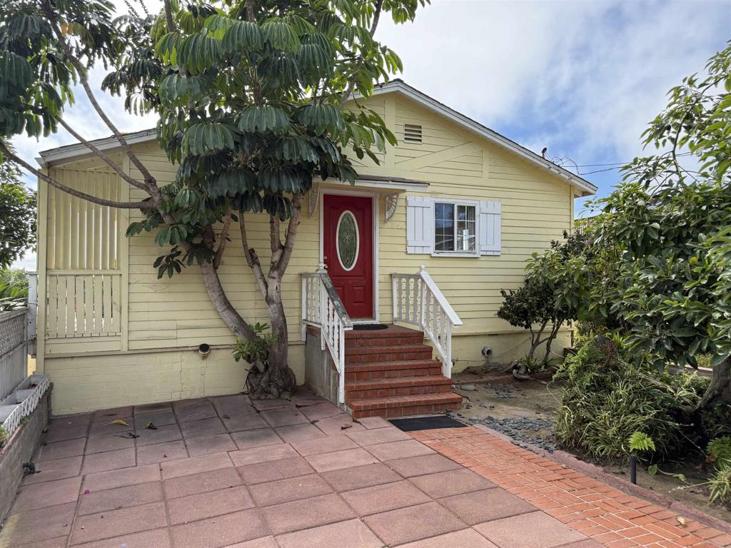 534 Ocean View Avenue Property Photo 2