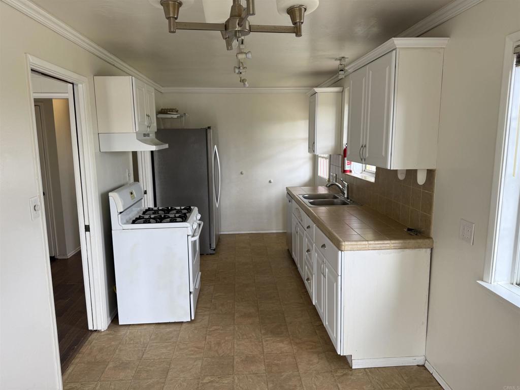 534 Ocean View Avenue Property Photo 6