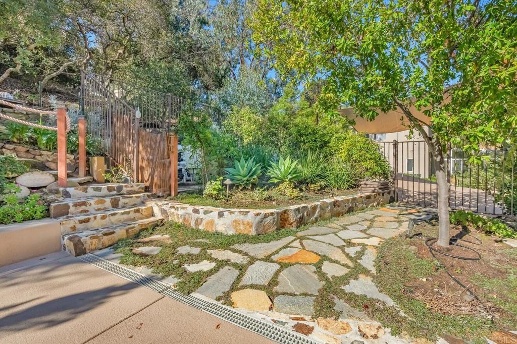 136 Hummingbird Property Photo 49