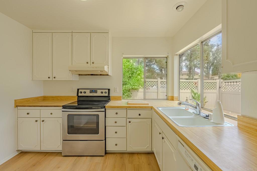 239 Eveningside Property Photo 6