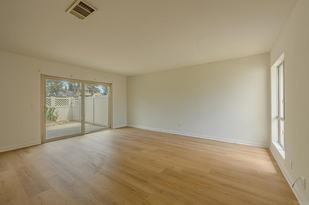 239 Eveningside Property Photo 7