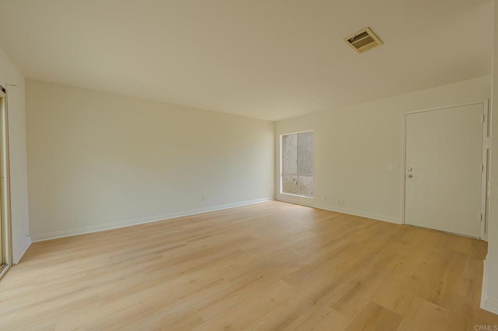239 Eveningside Property Photo 8