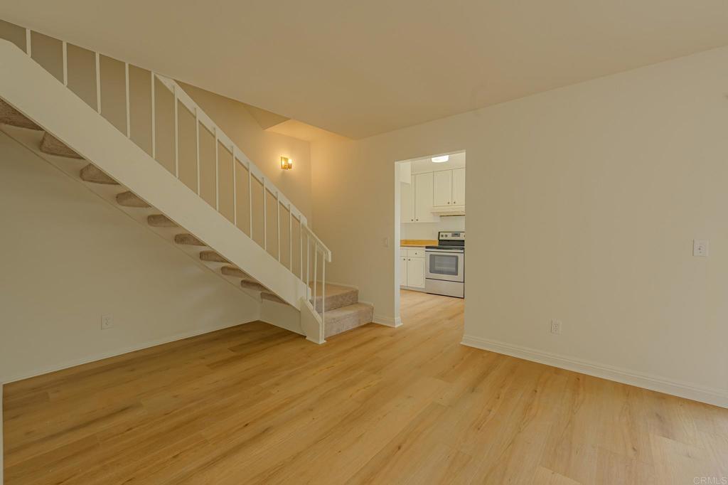 239 Eveningside Property Photo 9