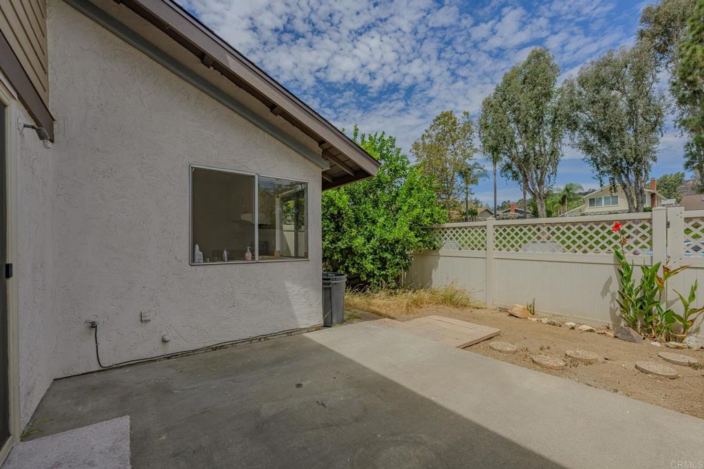 239 Eveningside Property Photo 11