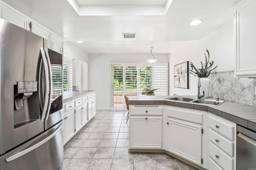 1260 Via Portofino Property Photo 25