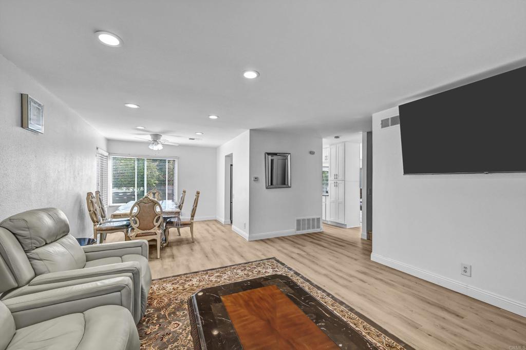 9378 Twin Mountain Circle Property Photo 3