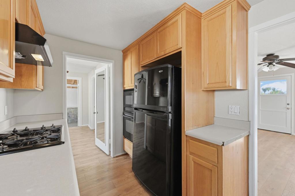 641 N Main Avenue Property Photo 9