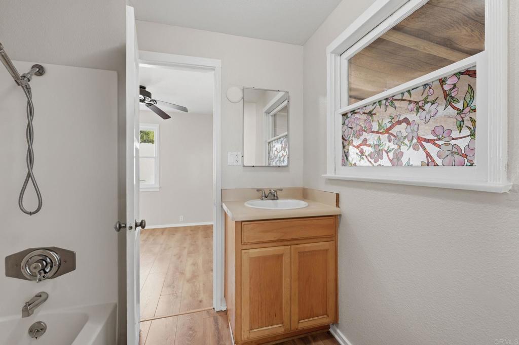 641 N Main Avenue Property Photo 17