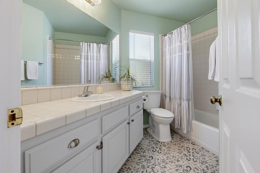 2202 Crest Hill Lane Property Photo 33
