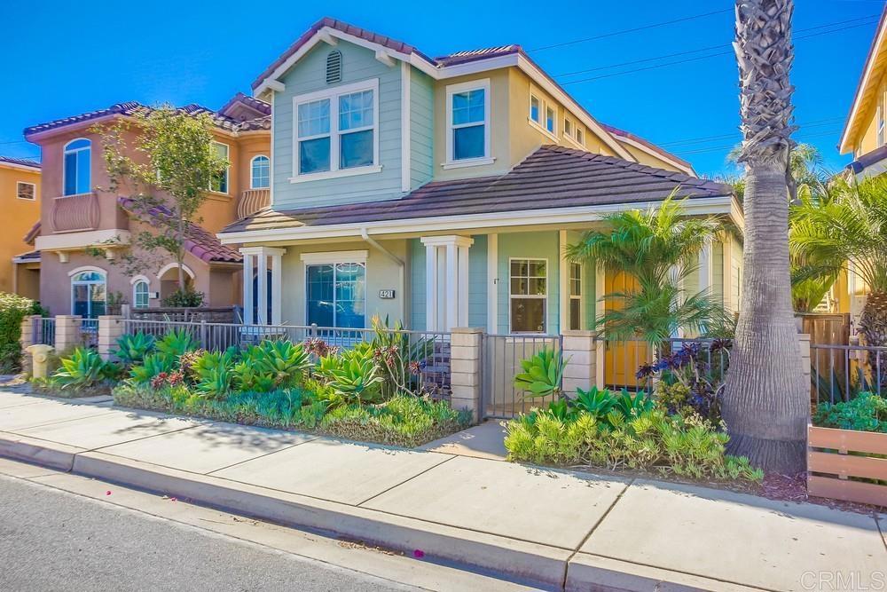 421 N Cedros Ave Property Photo 1