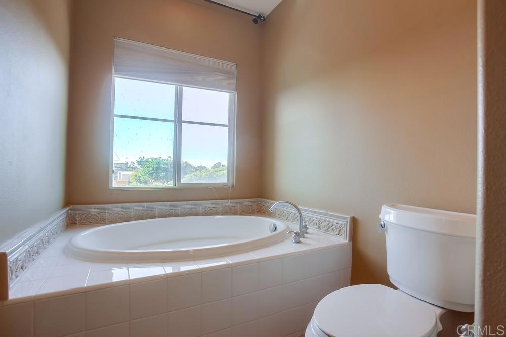 421 N Cedros Ave Property Photo 32
