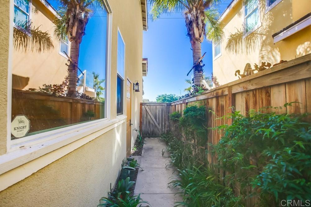 421 N Cedros Ave Property Photo 47
