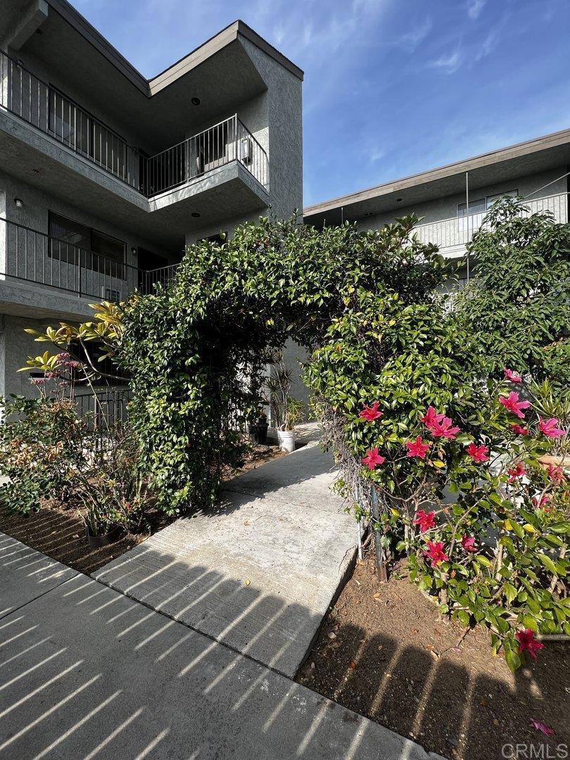 4120 Estrella Ave 14 Property Photo 1