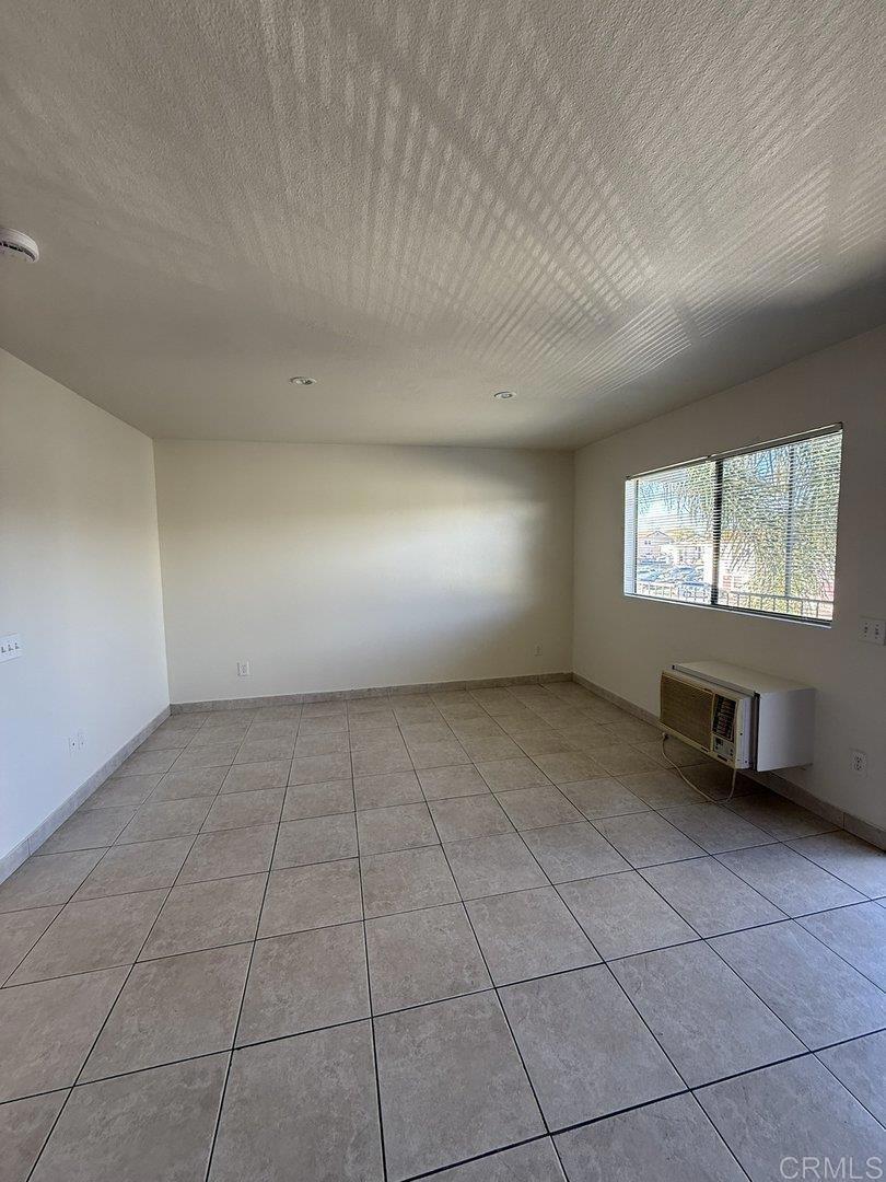 4120 Estrella Ave 14 Property Photo 4