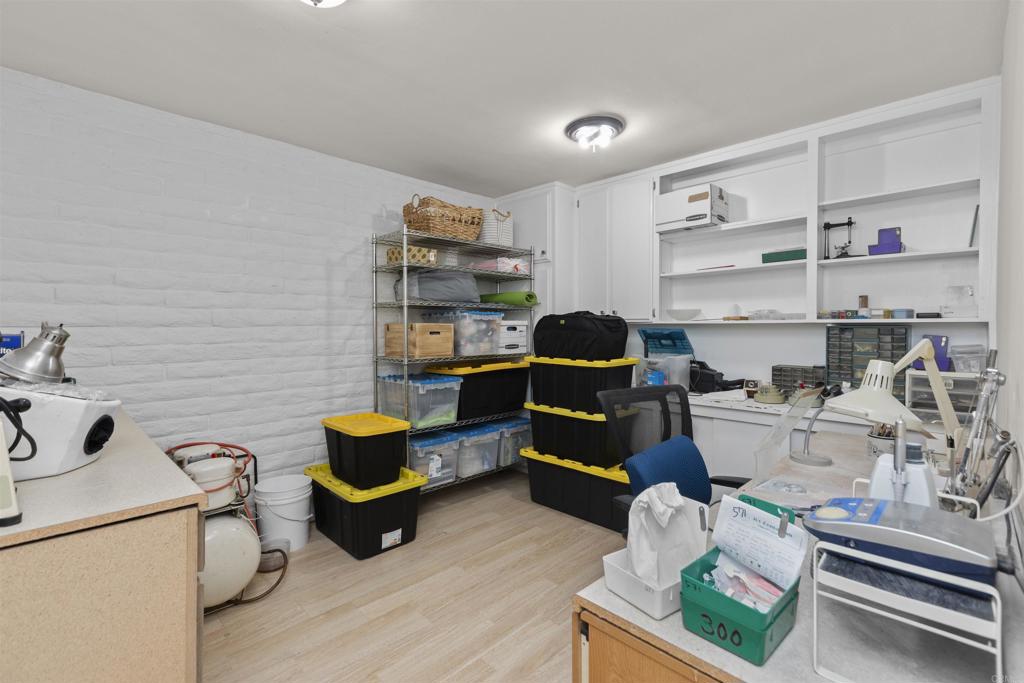 1027 E Grand Avenue Property Photo 26