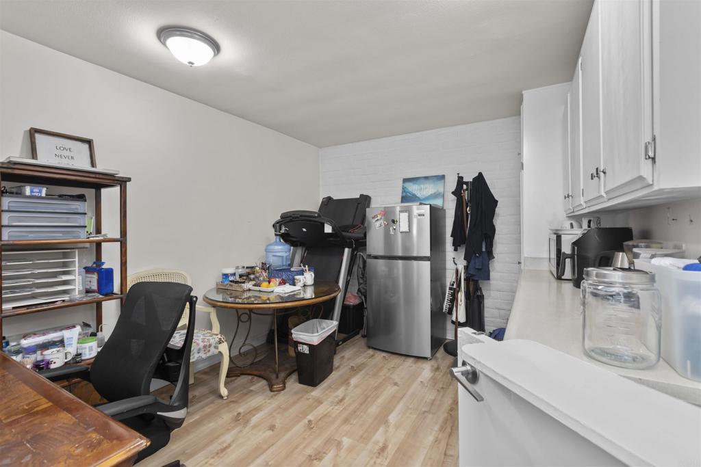 1027 E Grand Avenue Property Photo 27