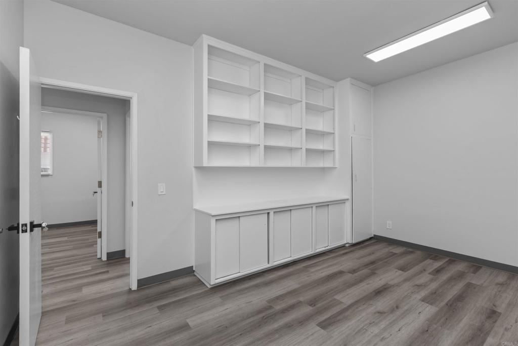 1027 E Grand Avenue Property Photo 35