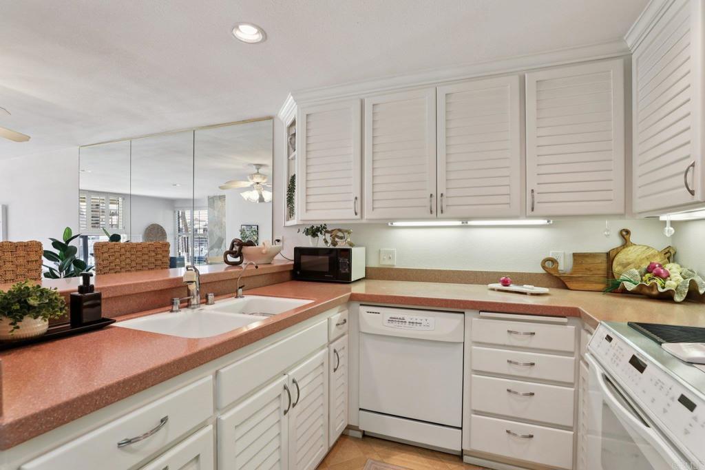 7126 Marina Pacifica Drive Property Photo 14