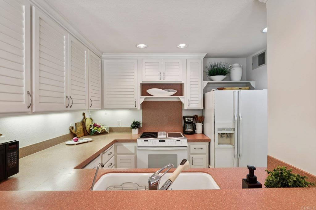 7126 Marina Pacifica Drive Property Photo 16