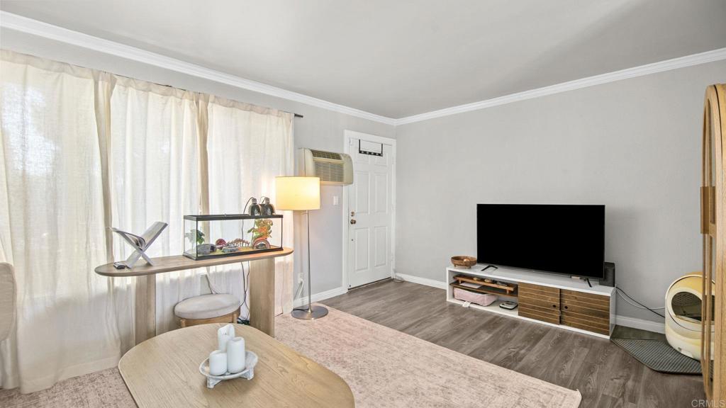 732 E Lexington Avenue 11 Property Photo 7