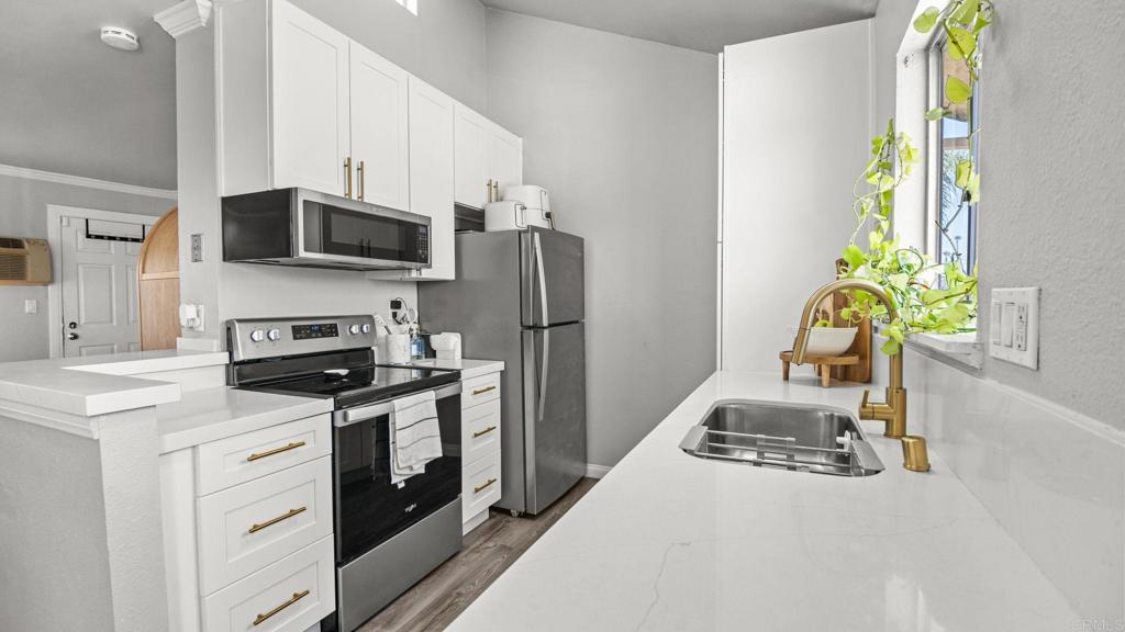 732 E Lexington Avenue 11 Property Photo 14