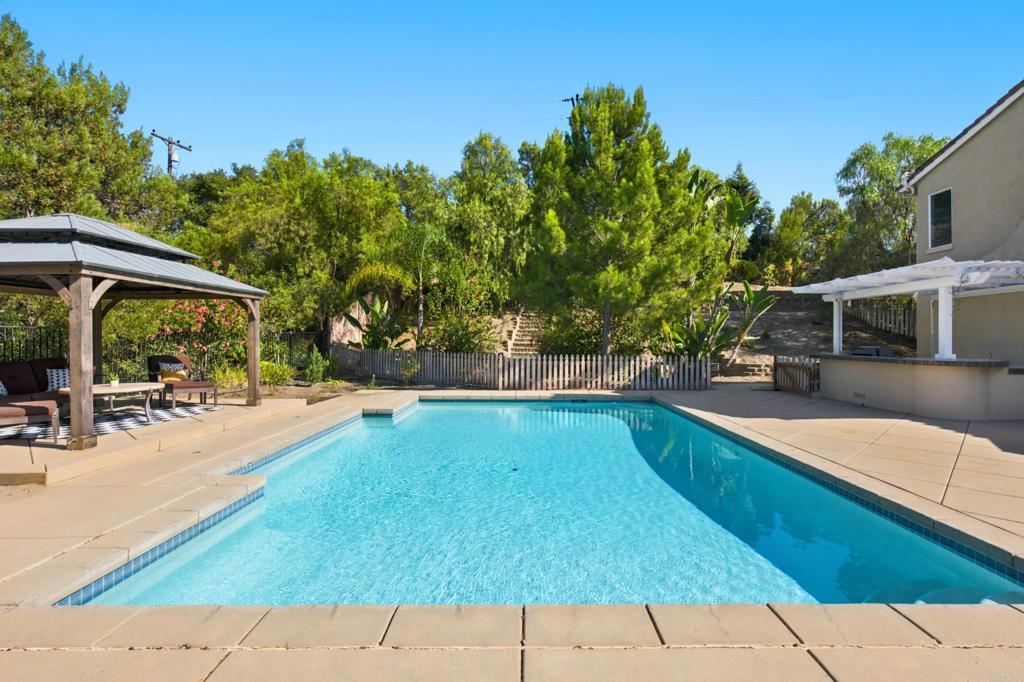 399 Amparo Dr Property Photo 16