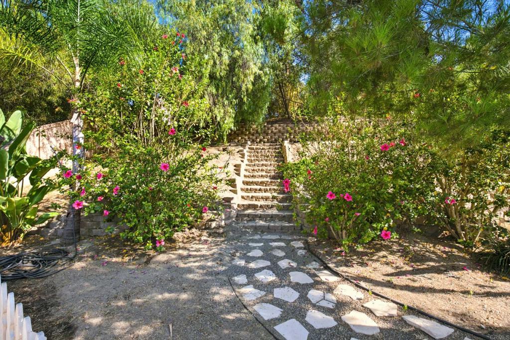 399 Amparo Dr Property Photo 18