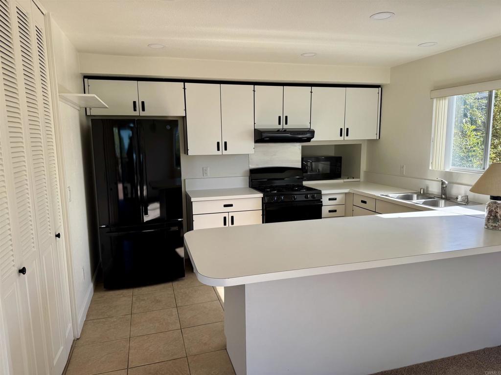2511 El Amigo Rd Property Photo 5