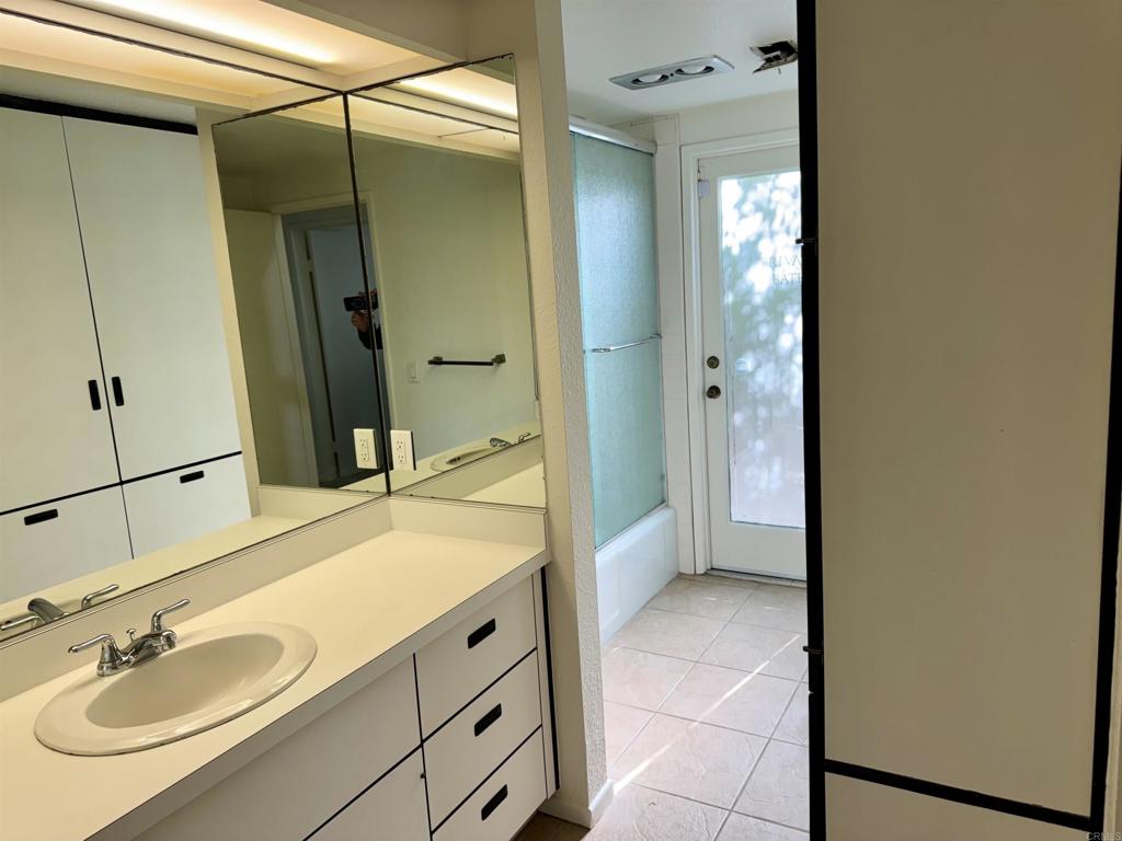 2511 El Amigo Rd Property Photo 13