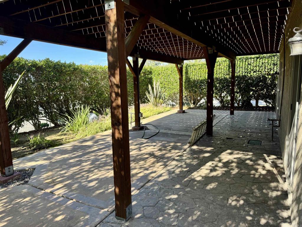 2511 El Amigo Rd Property Photo 14
