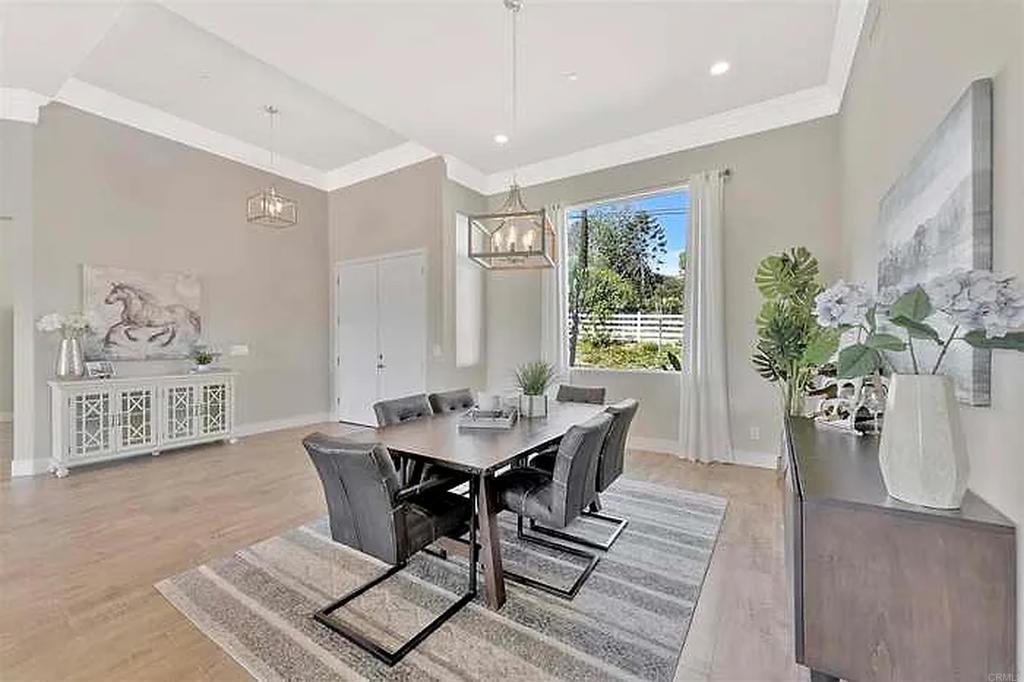 1011 Jimlojan Property Photo 10