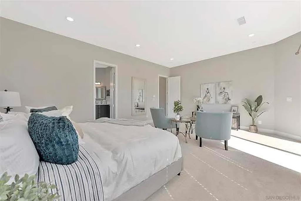 1011 Jimlojan Property Photo 18