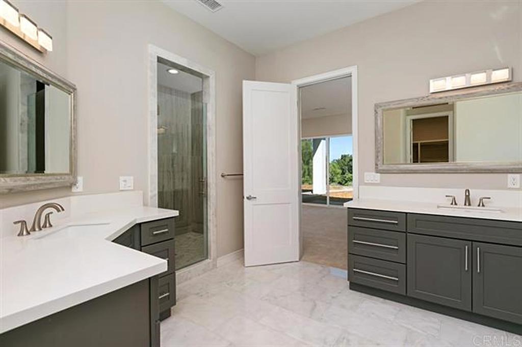 1011 Jimlojan Property Photo 20