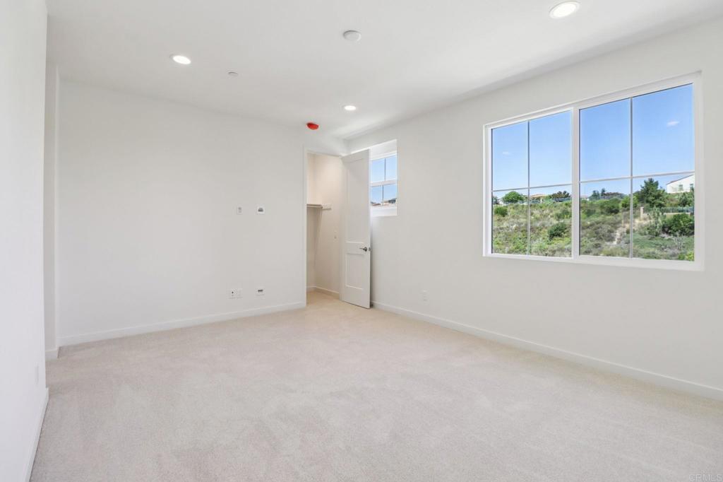 4942 Spirea Way Property Photo 24