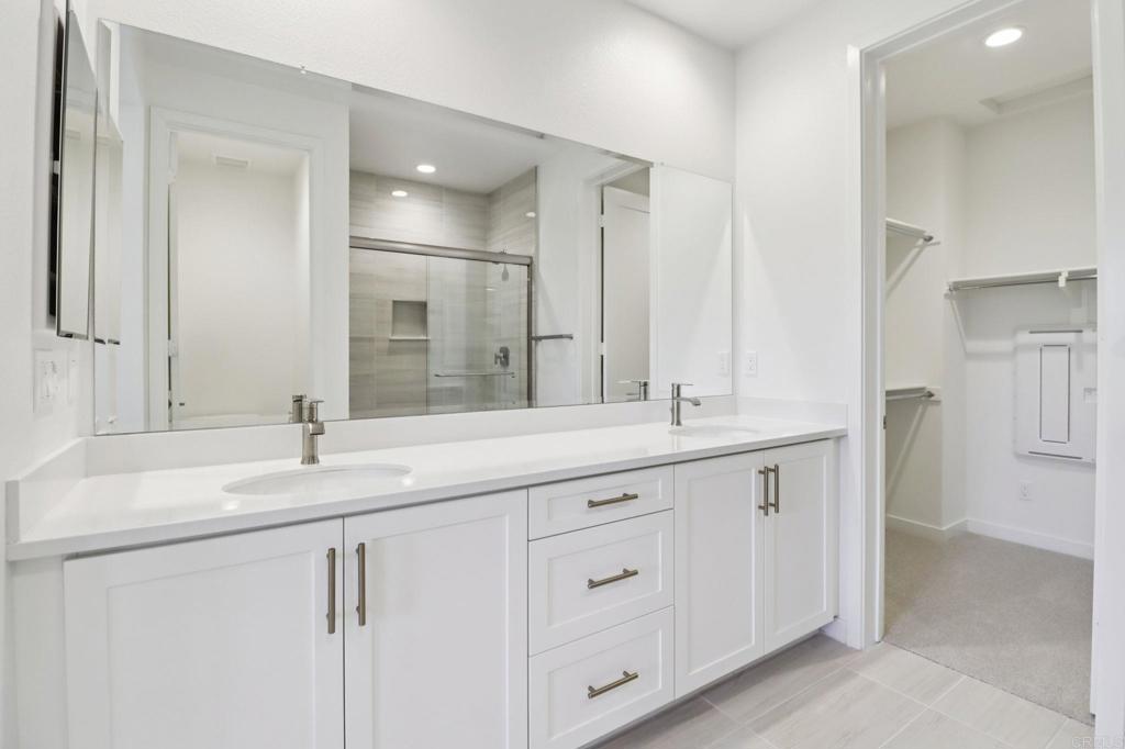 4942 Spirea Way Property Photo 26