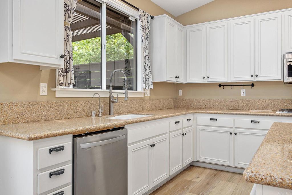 23560 Green Glen Property Photo 27