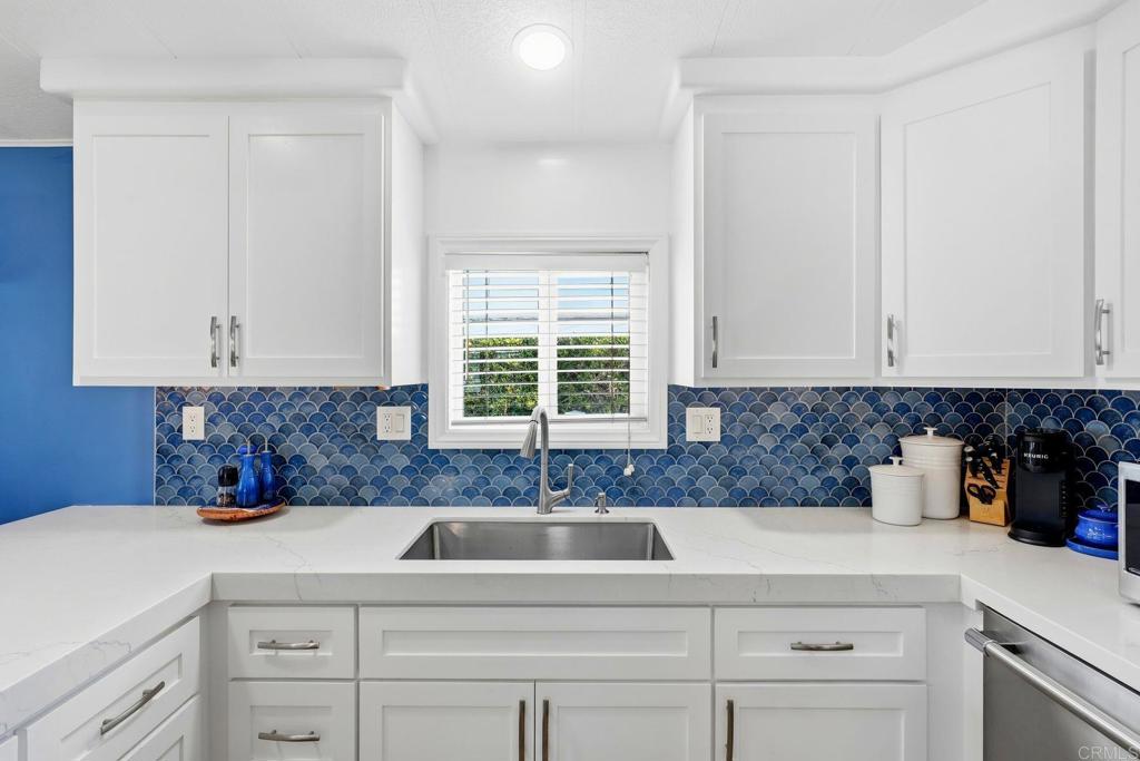 6493 Friendly Place Property Photo 12