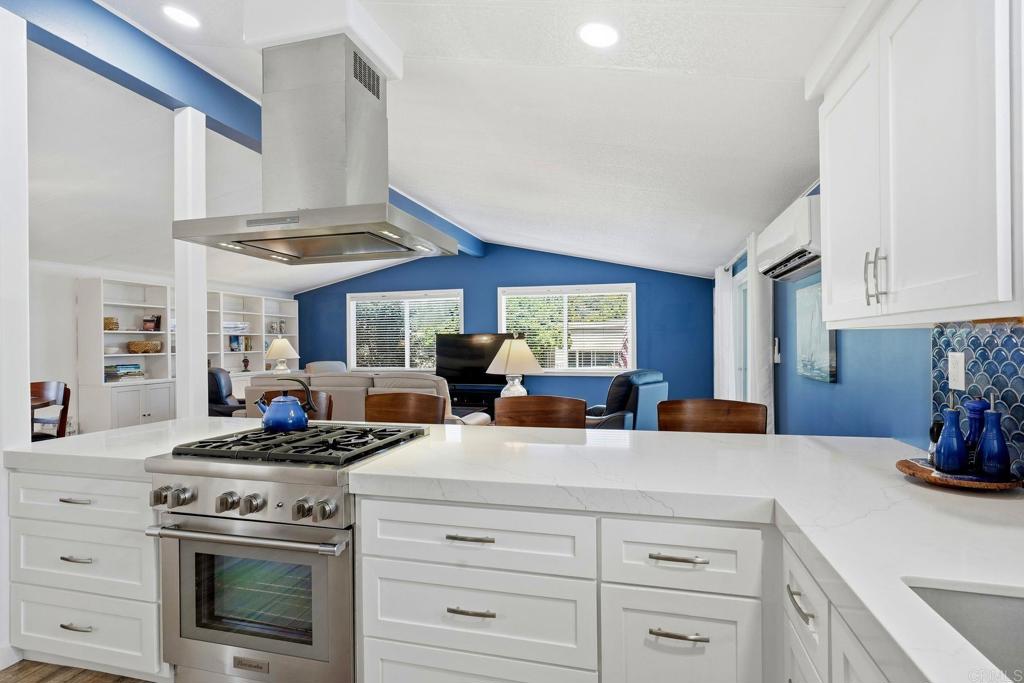 6493 Friendly Place Property Photo 13