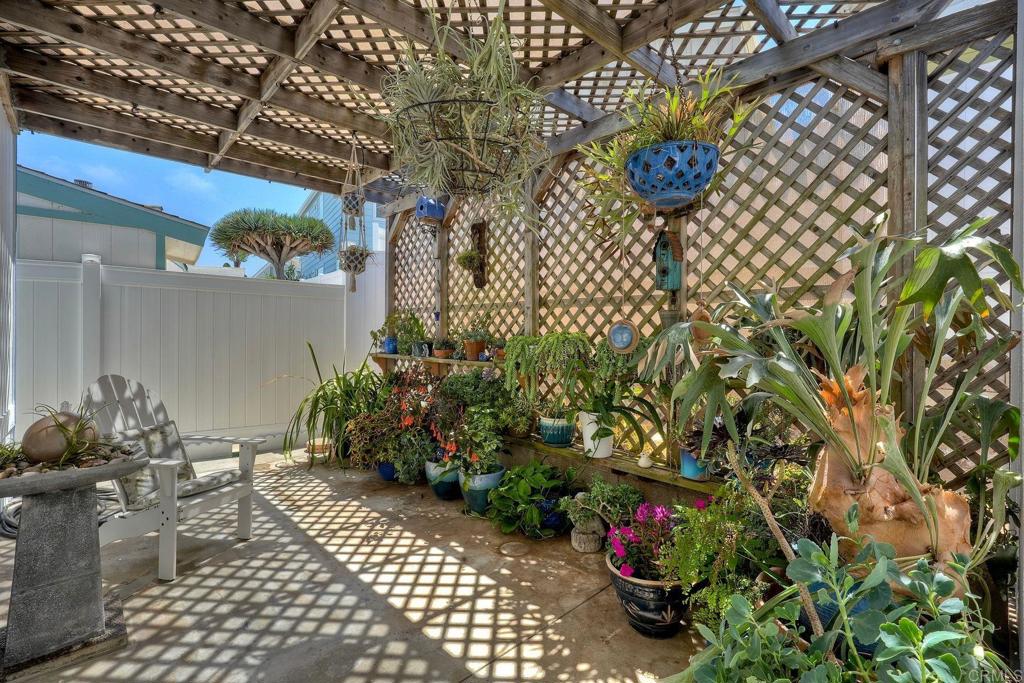 6493 Friendly Place Property Photo 37