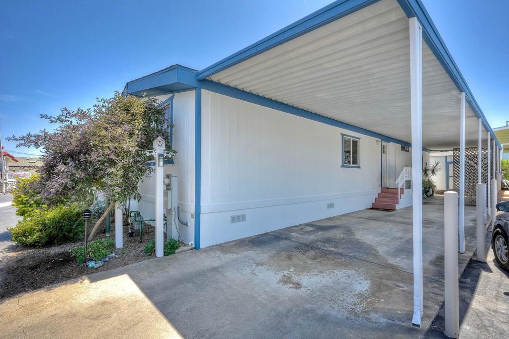 6493 Friendly Place Property Photo 57