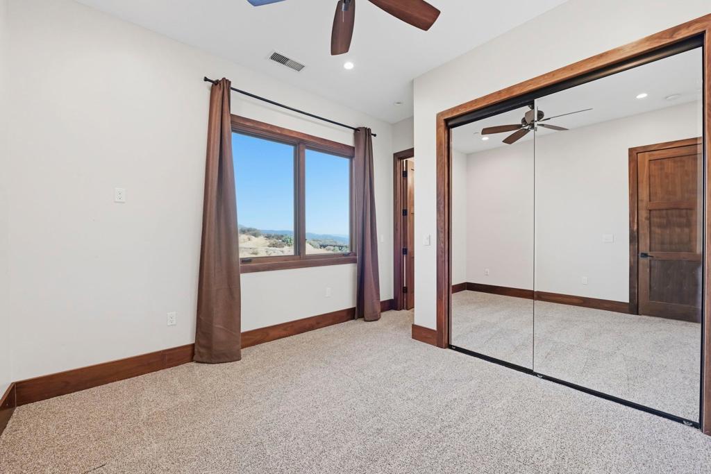 19576 Paradise Mountain Road Property Photo 42