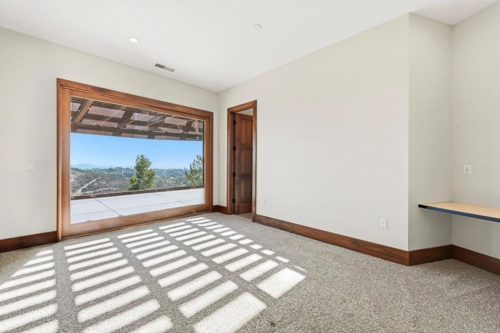 19576 Paradise Mountain Road Property Photo 43