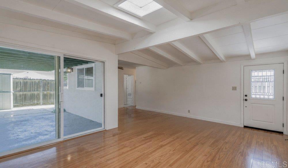 5174 Acuna Street Property Photo 4