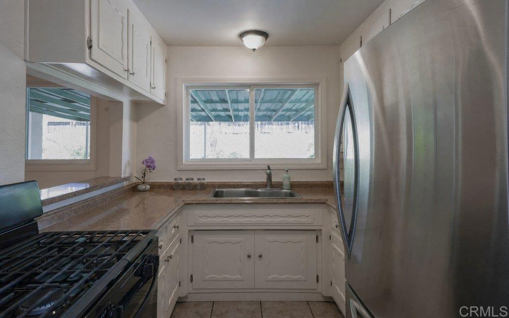 5174 Acuna Street Property Photo 8