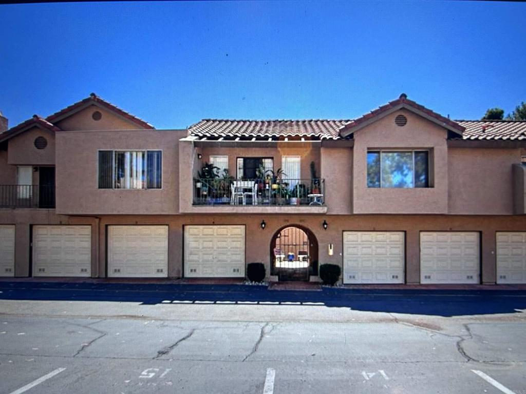 1001 Ficus Lane Property Photo 8