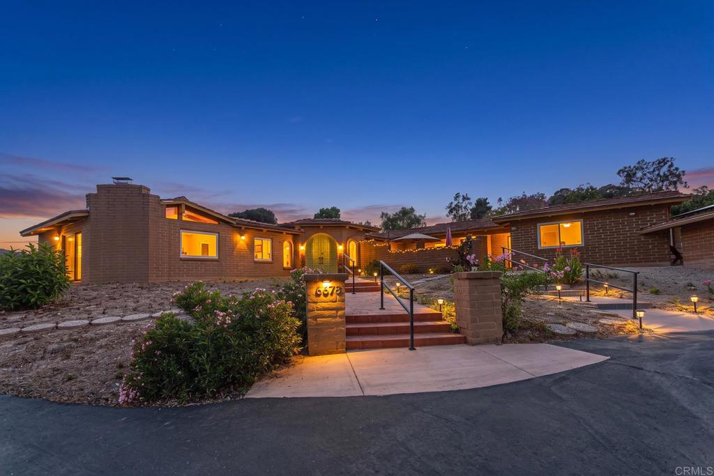 6678 Las Colinas Property Photo 1