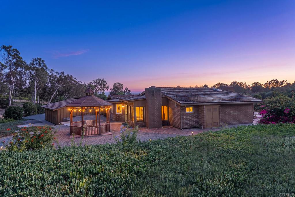 6678 Las Colinas Property Photo 2