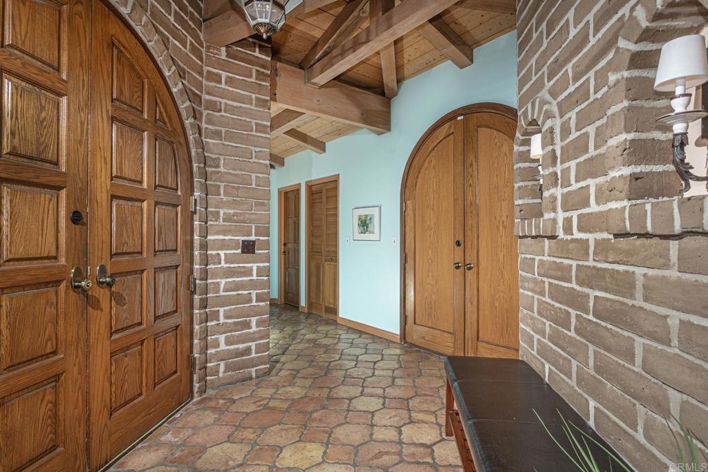 6678 Las Colinas Property Photo 4