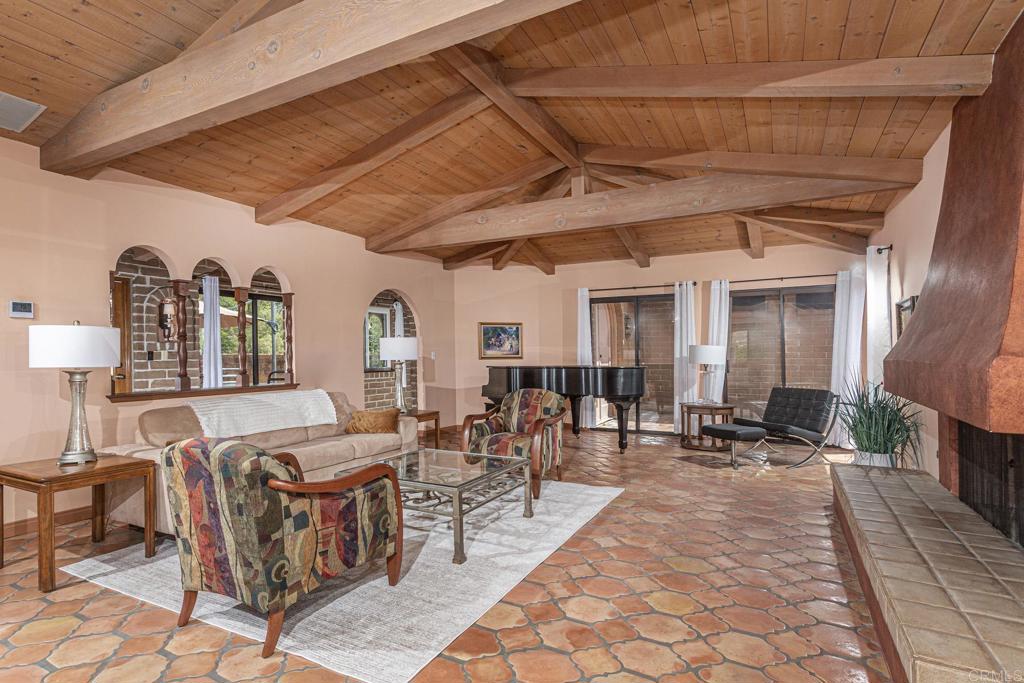 6678 Las Colinas Property Photo 7