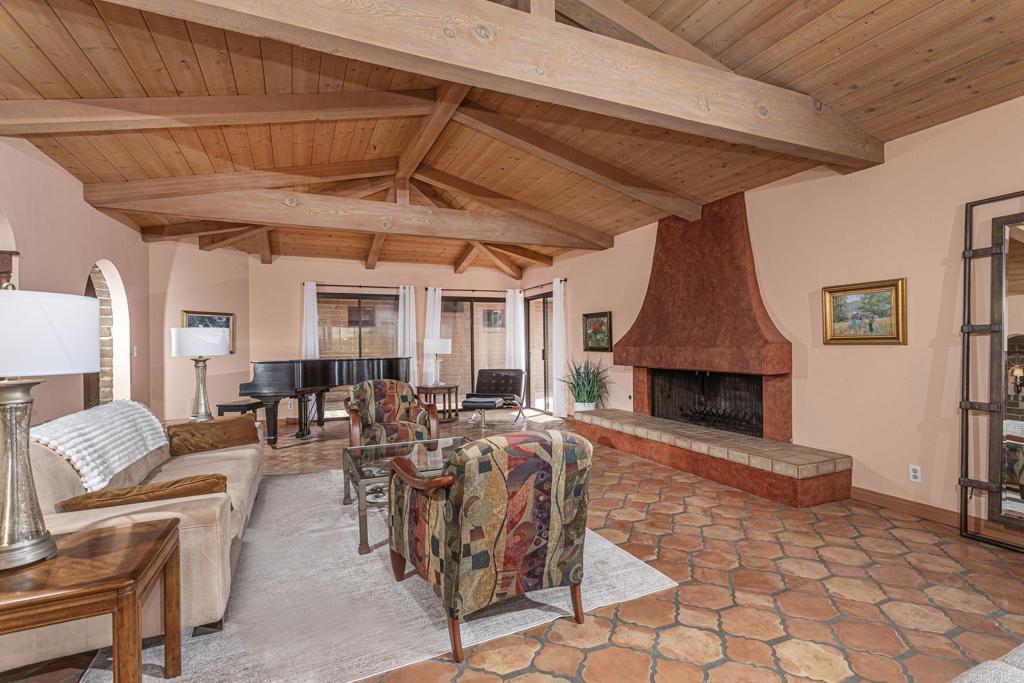 6678 Las Colinas Property Photo 8